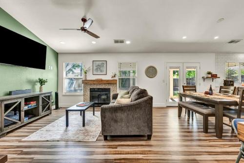 Hanford Casa | Magnolia Peaceful Vibes Cozy Near Hospital
