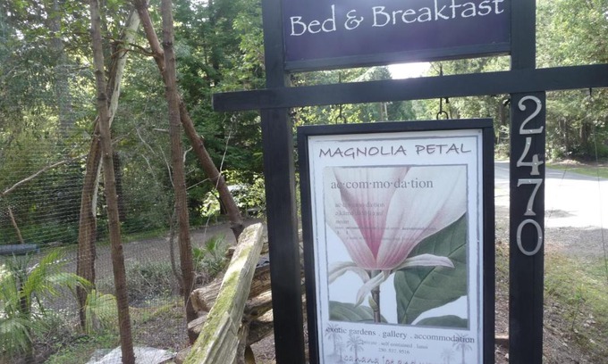 Salt Spring Island Cama Y Desayuno | Magnolia Petal