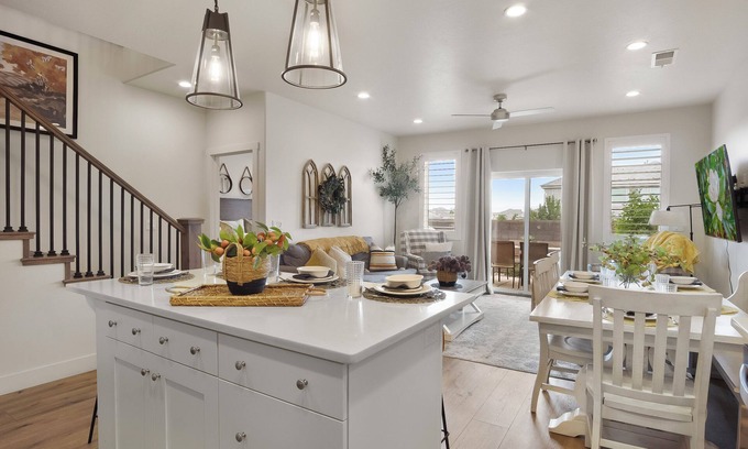Washington Fields Casa | Magnolia Pool, Hot Tub, and Pickleball!