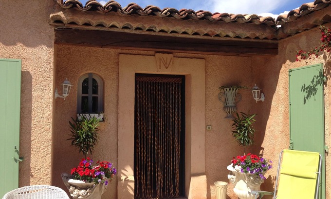 Sainte-Maxime Apartamento | La casa de Magnolia, apartamento independiente F3 en la planta baja.