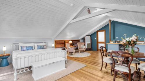 Pokolbin Casa | Magpie Loft - The Vintage Holiday House