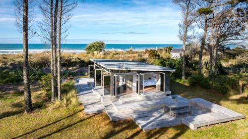 Mahia Casa | Mahanga Dunes Retreat - Mahia Holiday Home