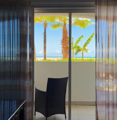 Maho Apartamento | Maho Beach House - Big Beautiful Studio - Ocean View