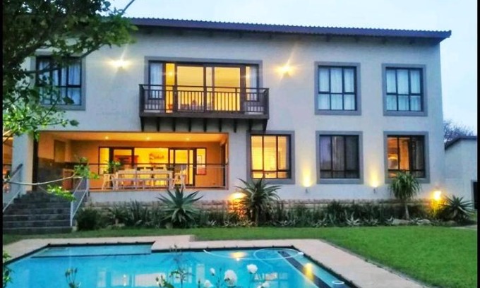 Salt Rock Casa | Mahogany Villa Guesthouse - SOLAR