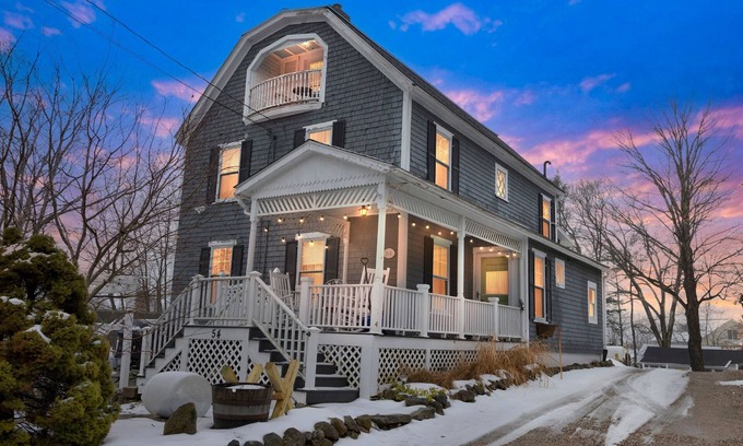 Wolfeboro Casa | Main House - 3 Story 5 Bed/ 3 Bath - Wolfeboro