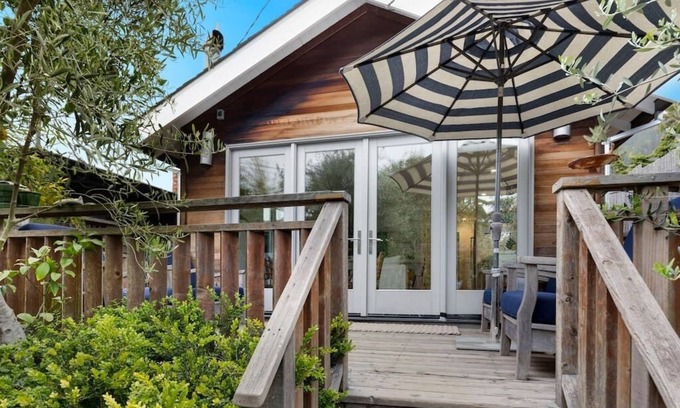Stinson Beach Cabaña | Main House & Cottage By the Beach