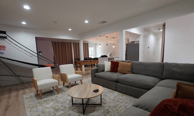 Bryker Woods Casa | Main House · Downtown ATX Retreat Arcade Perfect Location!