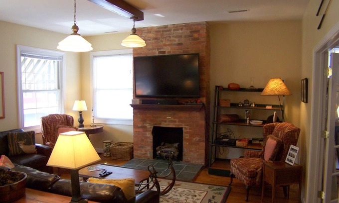 Hot Springs Apartamento | Arriba, en Main Street (MainSt. Apt.) Medio de Hot Springs