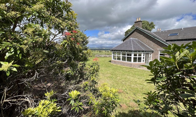 Forfar Cabaña | MAINS OF FOFFARTY, pet friendly, country holiday cottage in Glamis