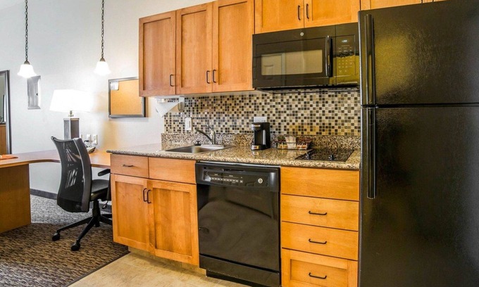 Sidney Hotel | MainStay Suites Sidney - Medical Center