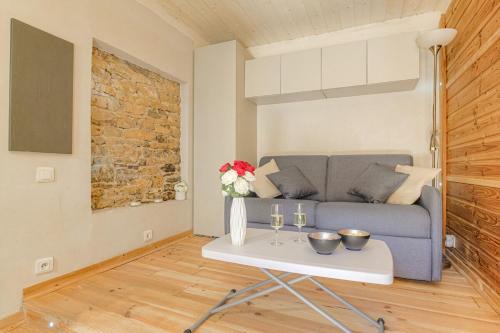 Collonges-au-Mont-d'Or Apartamento | Mairie - LB - Lyon 2 - Romantic ambience with whirlpool baths