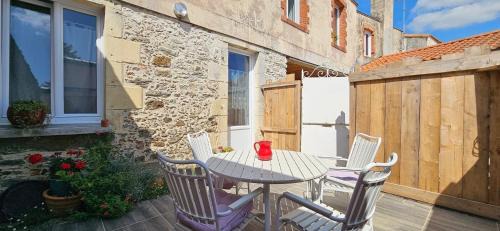 Saint-Christophe-du-Ligneron Apartamento | Maison de Ville