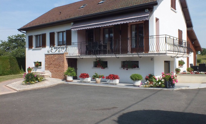 Fougerolles Casa | Maison Calme, au Cœur D'une Campagne Verdoyante