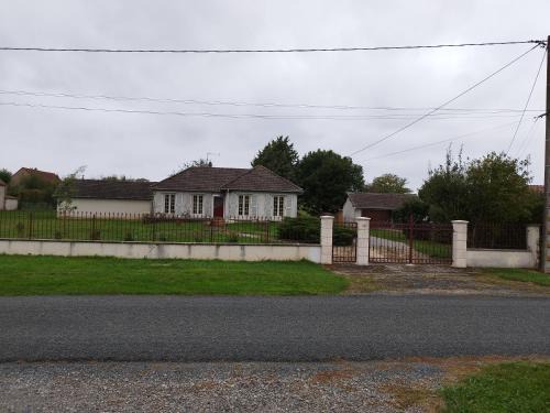 Saint-Pierre-les-Etieux Casa | Maison à la campagne