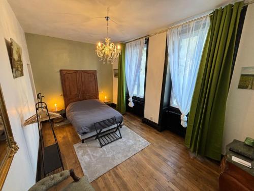 Chateauroux Casa | Maison à la Guitarde - Hôtel Particulier Hippolyte