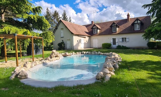 Huisseau-sur-Mauves Apartamento | Maison 14 Personnes Avec Piscine