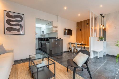 La Madeleine Casa | Maison 2 chambres proche du tram, parking gratuit