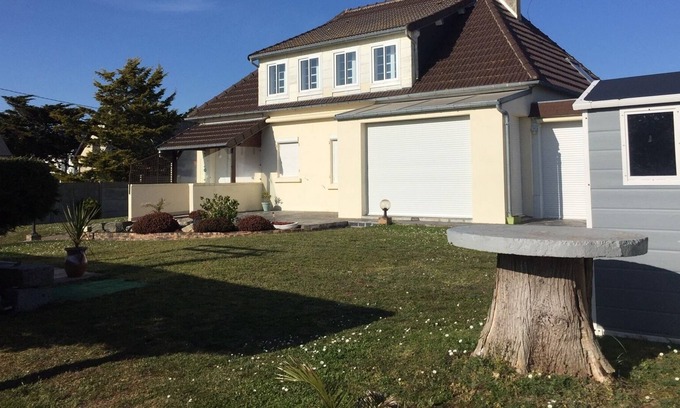 Denneville Casa | Maison 30m de la Plage 4 Ch - 10 Pers - vue mer Depuis L'étage - Chiens Acceptés