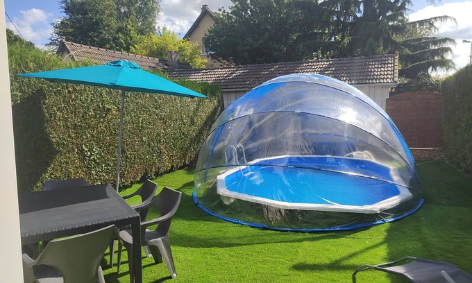 Saint-Ebremond-de-Bonfosse Casa | Maison 4 Personnes Avec Piscine