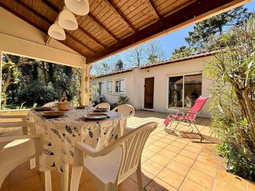 Saint-Georges-d'Oleron Casa | Maison 6 couchages à Oléron - Proche mer, jardin clos, WiFi, animaux admis, ménage inclus - FR-1-246A-299
