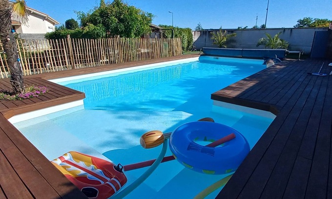 Saint-Medard-en-Jalles Casa | Maison Avec Piscine Entre Bordeaux et Lacanau
