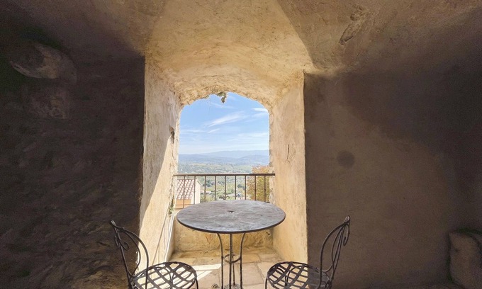Saint-Saturnin-les-Apt Apartamento | Maison Atypique, Dans les Murs des Remparts du Village de Saint Saturnin Lès Apt