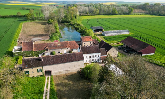 Esnon Casa | Maison Autonome Avec Terrasse Privative Dans une Ferme-moulin