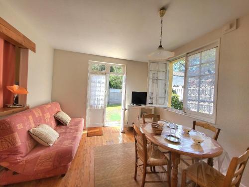 Saint-Brevin-les-Pins Casa | Maison Authentique: Plage, Commerces et Jardin Clôturé - FR-1-364-33