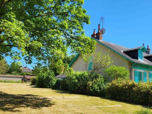 Lurcy-Levis Casa | Maison authentique avec grand jardin et confort moderne à Lurcy-Lévis - FR-1-489-556