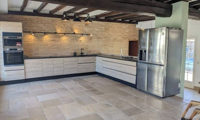 La Chapelle la Reine Casa | Maison Avec Grand Jardin, Piscine et Jacuzzi