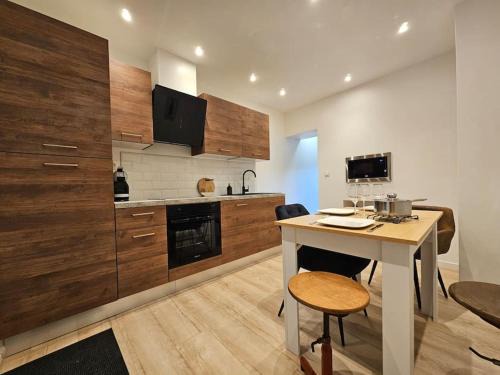 Epinal Apartamento | Maison avec garage et terrasse quartier historique