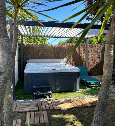Jard-sur-Mer Casa | Maison avec jacuzzi - charme et sérénité pour 6 pers