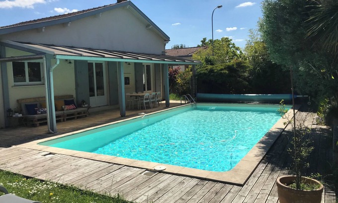 Begles Casa | Maison Avec Piscine à 10 Minutes du Centre de Bordeaux