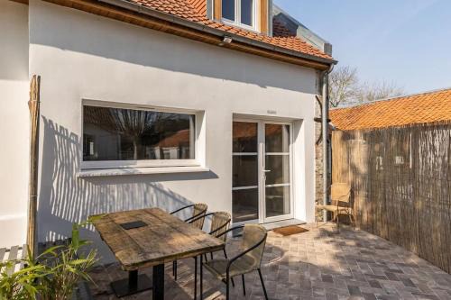 Verton Casa | Maison avec Terrasse - 2 chambres confortables pour 4 à 6 personnes