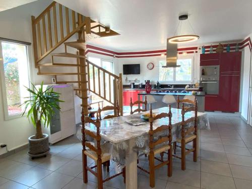 Pleumeur-Bodou Casa | Maison avec WIFI, jardin clos et terrasse, à 500m de la mer et du GR34, Île Grande - FR-1-368-13