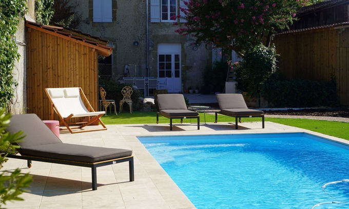 Barcelonne-du-Gers Casa | Maison bourgeoise 4bed swimming pool-jacuzzi indoor private parking