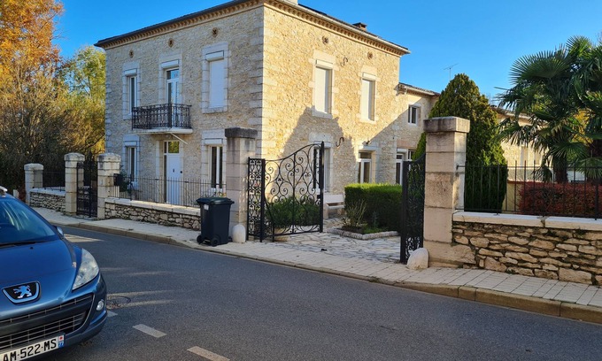 Septfonds Casa | Maison Bourgeois en pierre taillé Manifique datant 1860, entièrement rénovée .