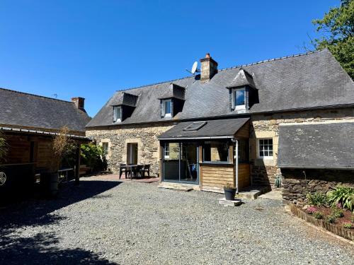 Ploubezre Casa | maison bretonne,gîte de keranglaz