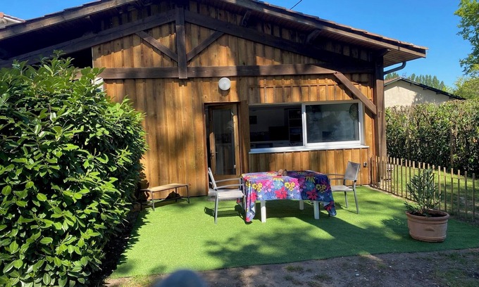 Saint-Morillon Casa | Maison Cabane - Gite D'ici et D'ailleurs 2-