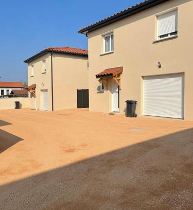 Saint-Genis-Laval Casa | Maison chaleureuse 1