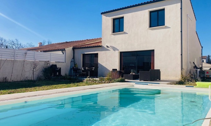 Gignac Casa | Maison Chaleureuse Avec Piscine