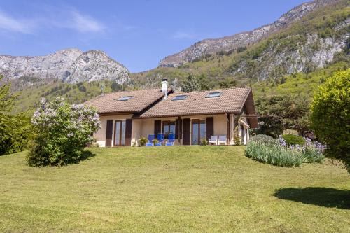 Veyrier-du-Lac Casa | MAISON CHARLOTTE - Vue lac et à 5min des plages!