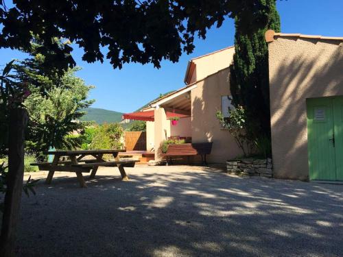 Cruas Casa | Maison charmante à Cruas + Piscine