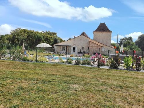 Thenac Casa | Maison charmante à Monestier avec piscine et jacuzzi