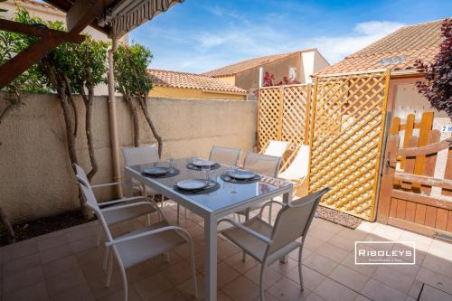 Vias Villa | Maison climatisée avec WIFI à 300m de la mer