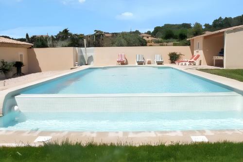 Aubignan Casa | Maison confortable à Aubignan avec piscine partagée