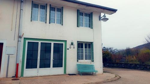 Charix Casa | Maison confortable avec vue sur la montagne à Charix