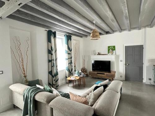 Saint-Eloy-de-Gy Casa | Maison contemporaine avec piscine et jardin, proche de Bourges - FR-1-586-43