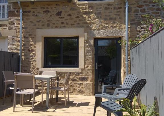 Saint-Cast-le-Guildo Casa | Maison Cosy entre CAP FREHEL et SAINT MALO 1km PLAGE 5min GR34 Wifi Jardin Vélos "CASA OHANA"