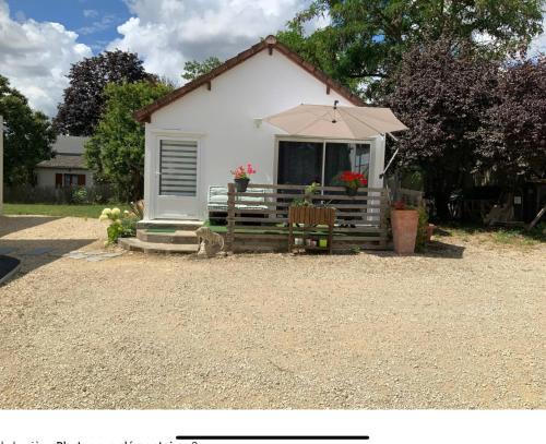 La Chaussee-Saint-Victor Apartamento | Maison d’hôtes accès piscine